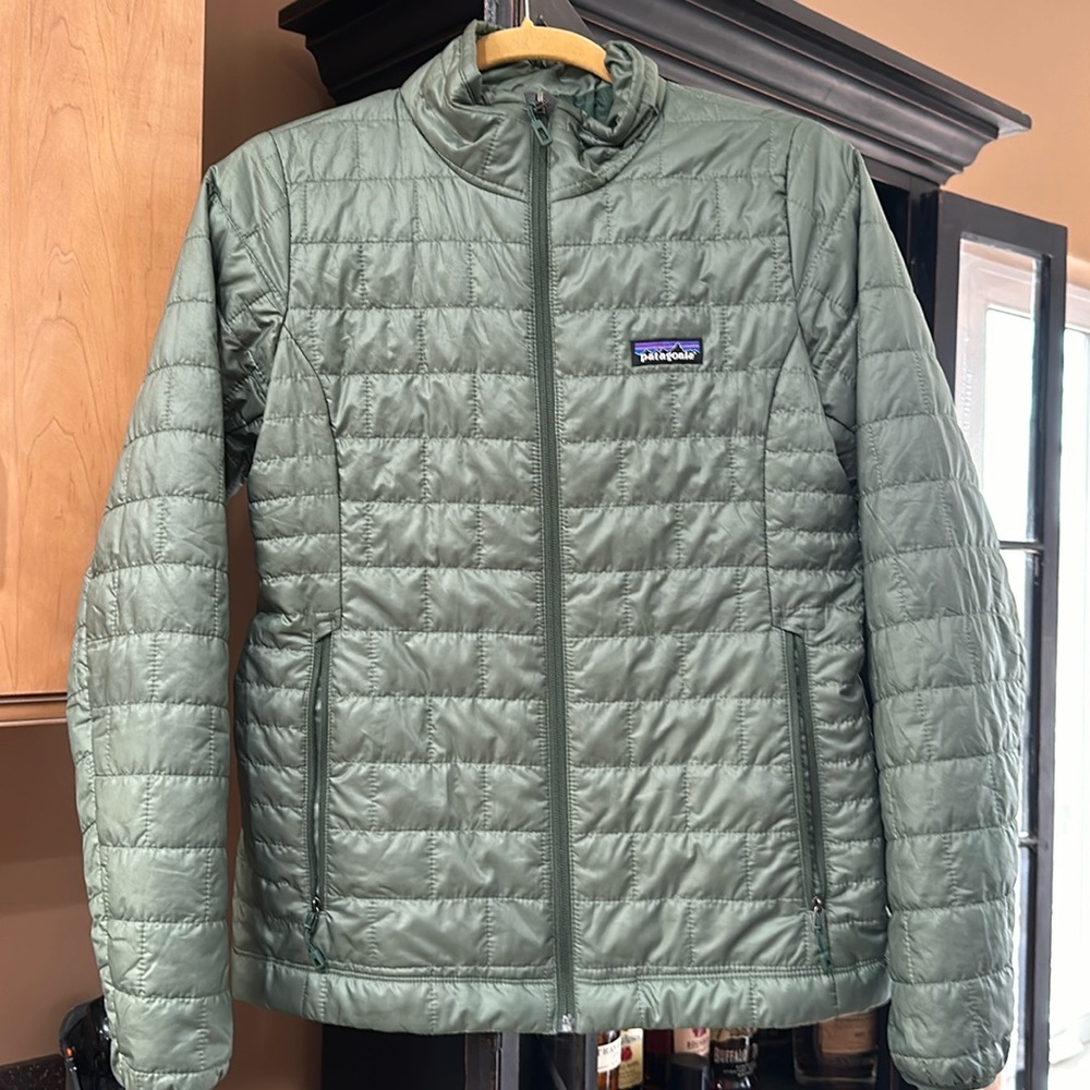 Patagonia Nano Puff Hemlock Green women’s small